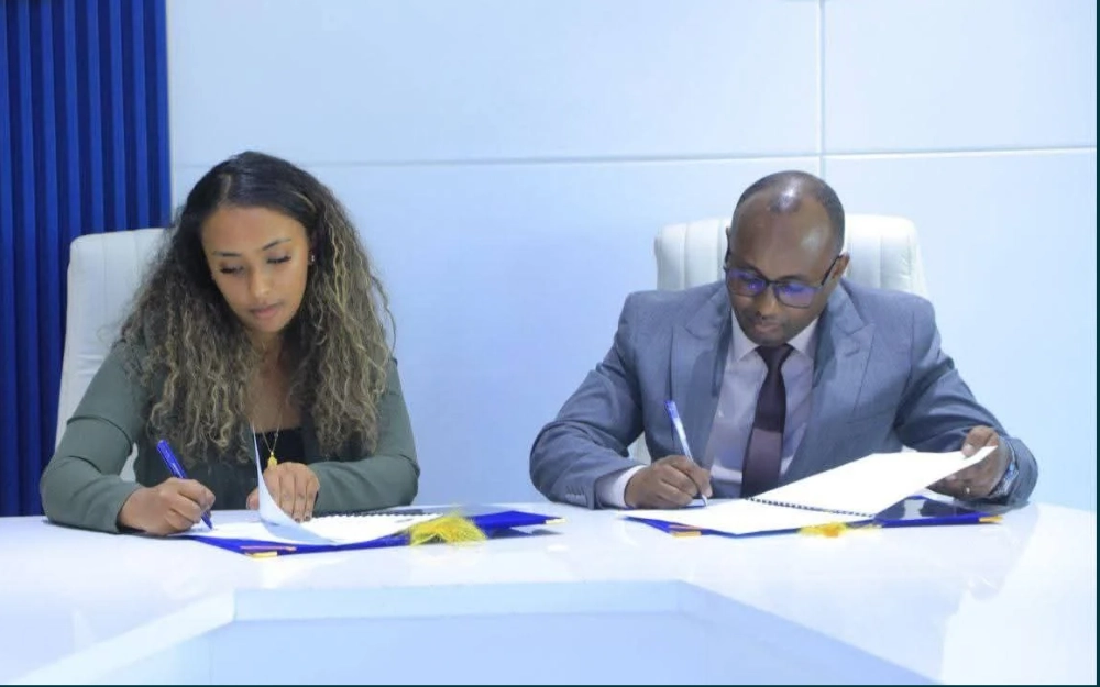 Signing ceremony with Commissioner General Demelash Gebremichael